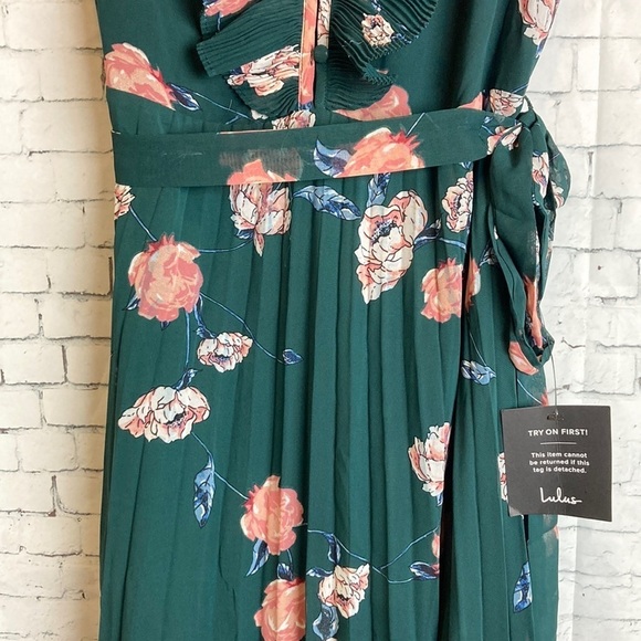 Lulus Loved By You Dark NWT Green Rose Floral Pleated Chiffon Maxi Dress Sz M - Picture 6 of 15